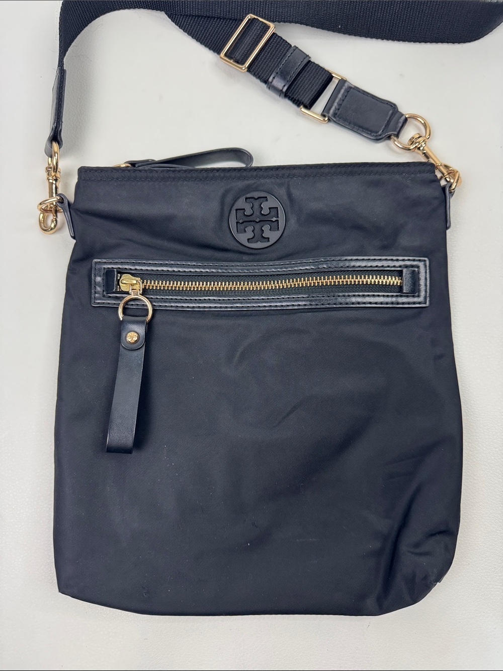 Tory Burch Black Nylon Crossbody Gold Zip Hardware Adjustable strap Designer